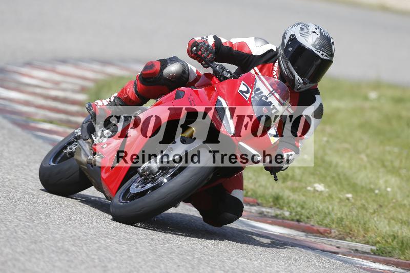 Archiv-2025/09 22.04.2025 Cornu Master School ADR/rot-rouge/27